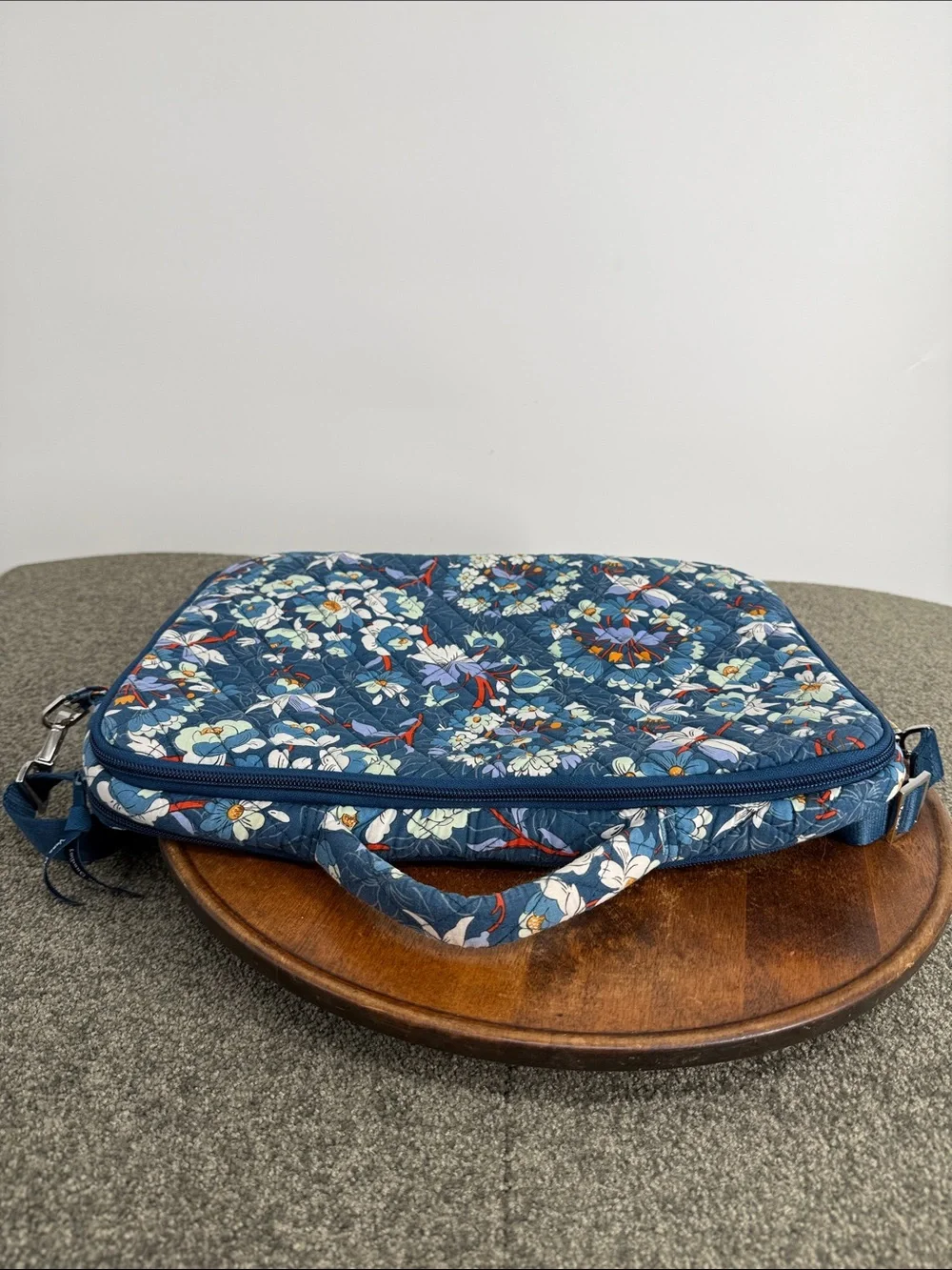 Vera Bradley Bag Floral Bursts Quilted Cotton Laptop Workstation Crossbody